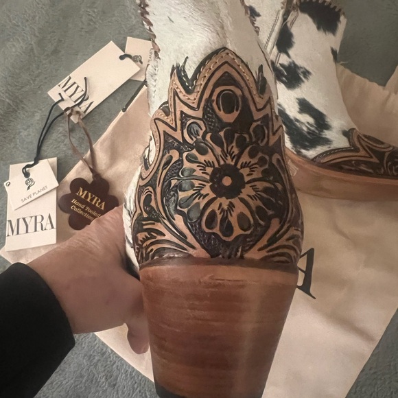 Myra Cow Print Ankle Cowboy Boots Size 9 🤠 Western Country Rodeo Fashion NFR - Picture 3 of 15